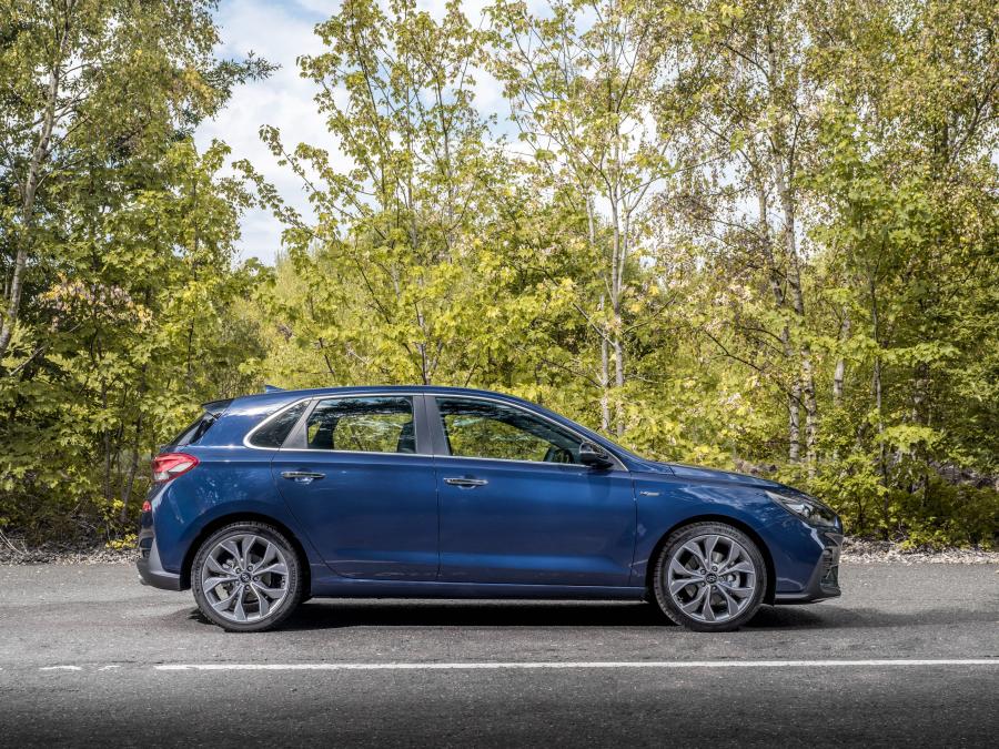  Hyundai i30 N Line (PD) 2018 года  (UK) (фото 30 из 40)